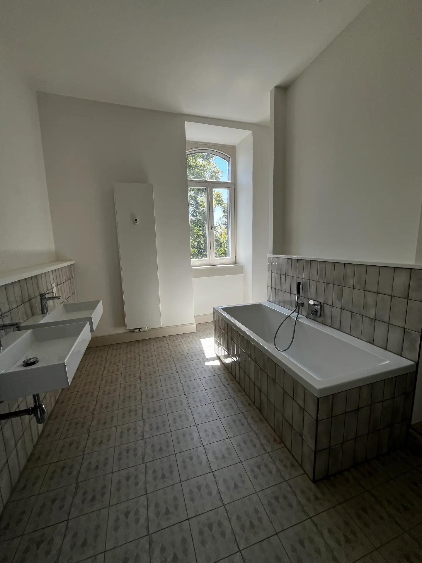 Saniertes Penthouse mit Balkon und Dachterrasse – Vorschaubild 8