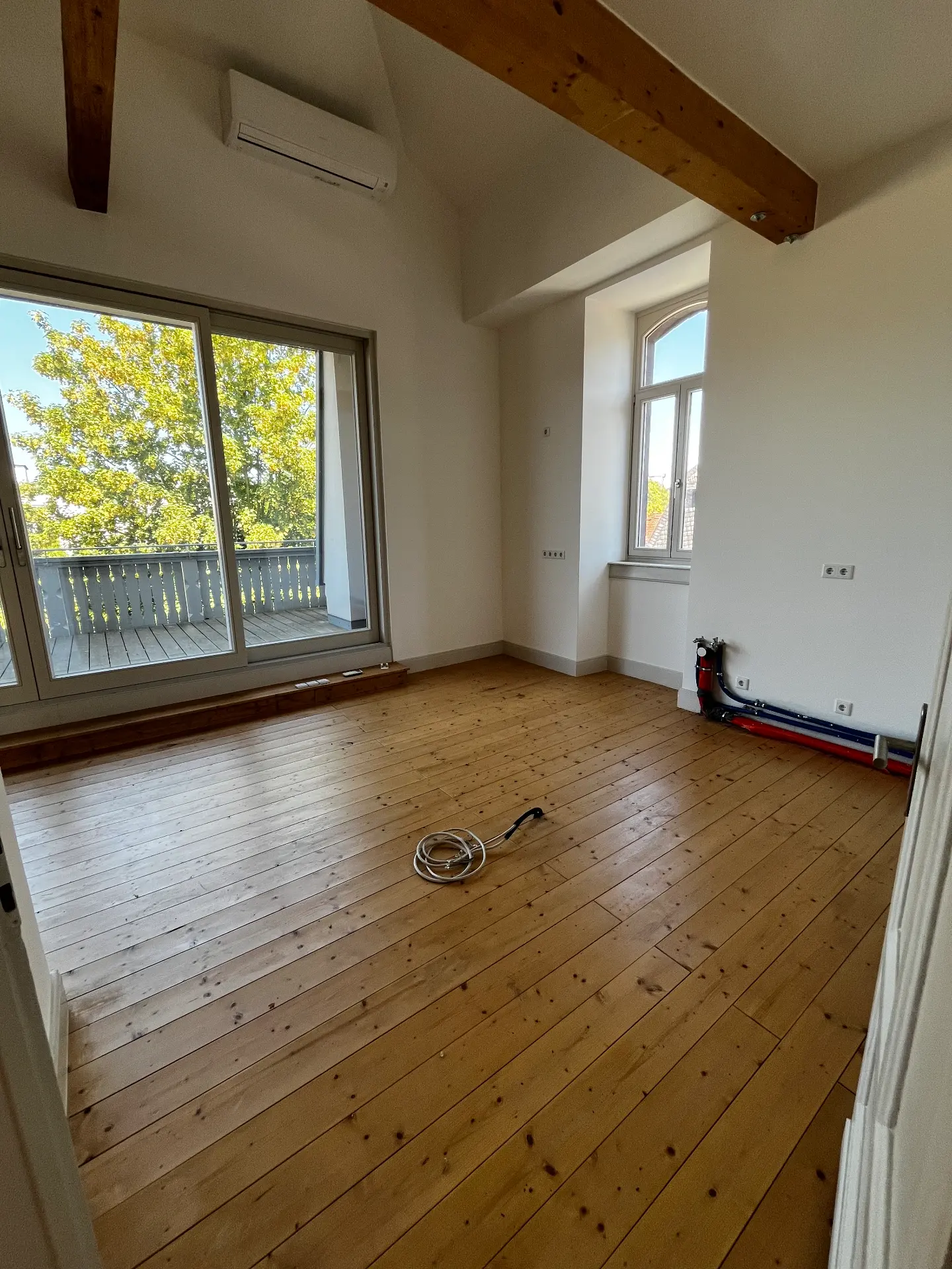Saniertes Penthouse mit Balkon und Dachterrasse – Vorschaubild 5